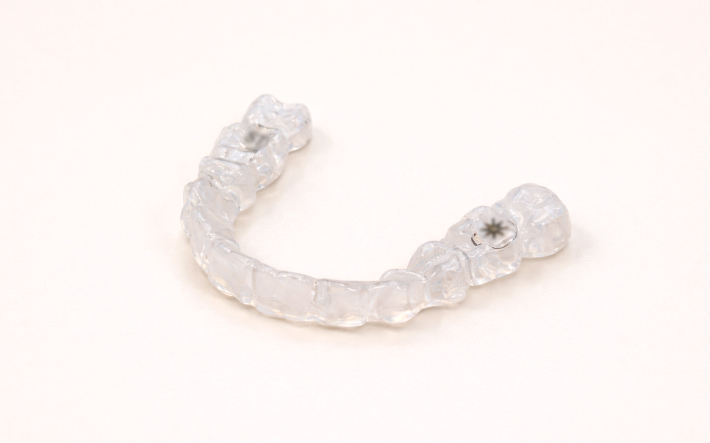 マウスピース型矯正歯科装置